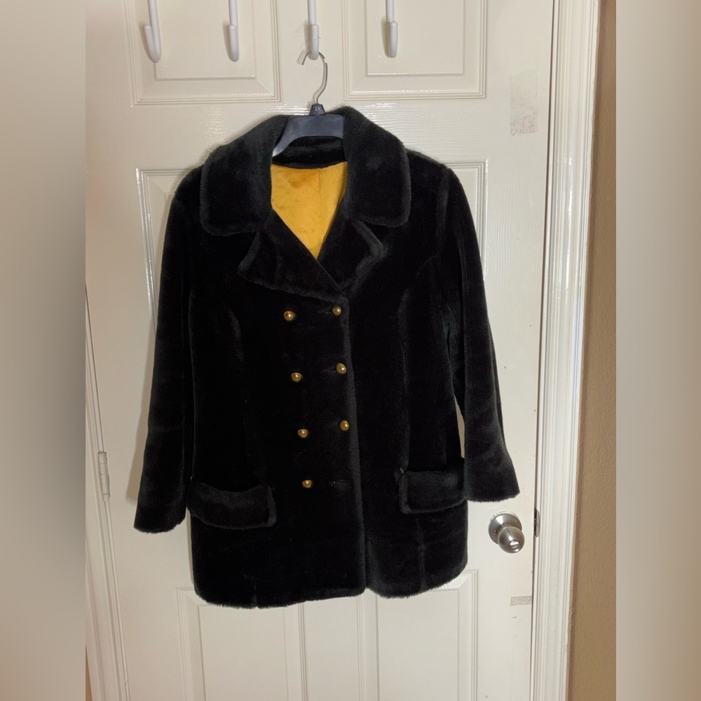 VTG MID CENTURY BLACK FAUX FUR PEA COAT GOLD BUTTONS MID LENGTH TIMELESS MEDIUM​ - Picture 10 of 11